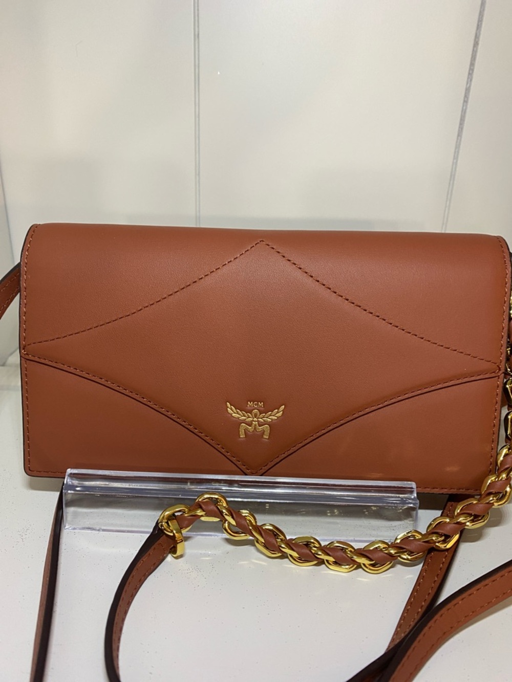 MCM Diamond Chain Wallet In Calfskin - Picture 4 of 11